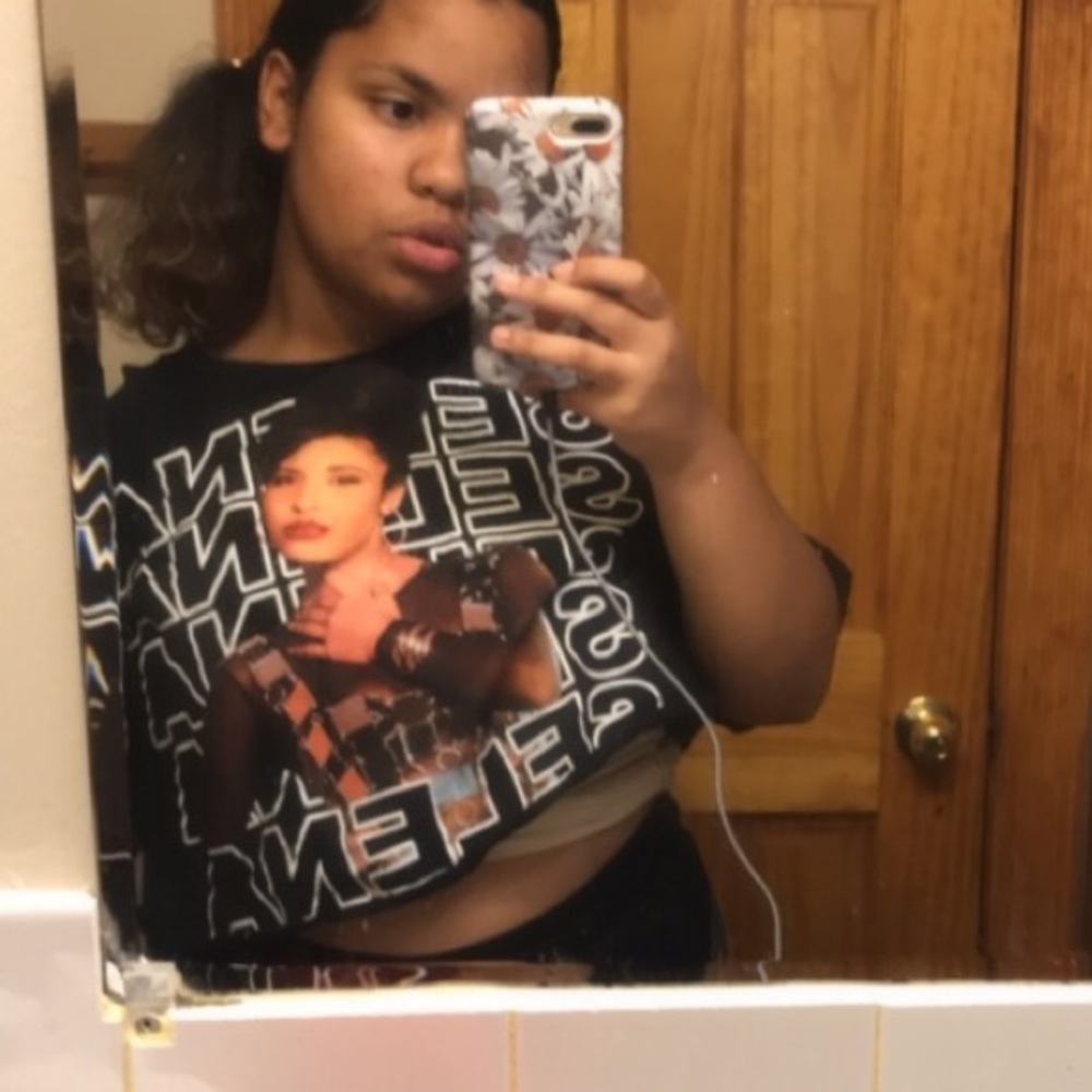 Im selling a cropped Selena shirt